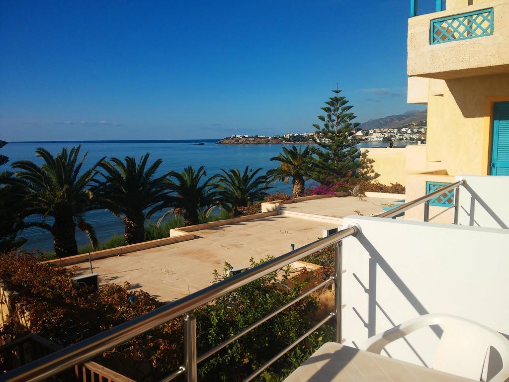 Blue Ocean Apartments Makrýgialos Екстериор снимка