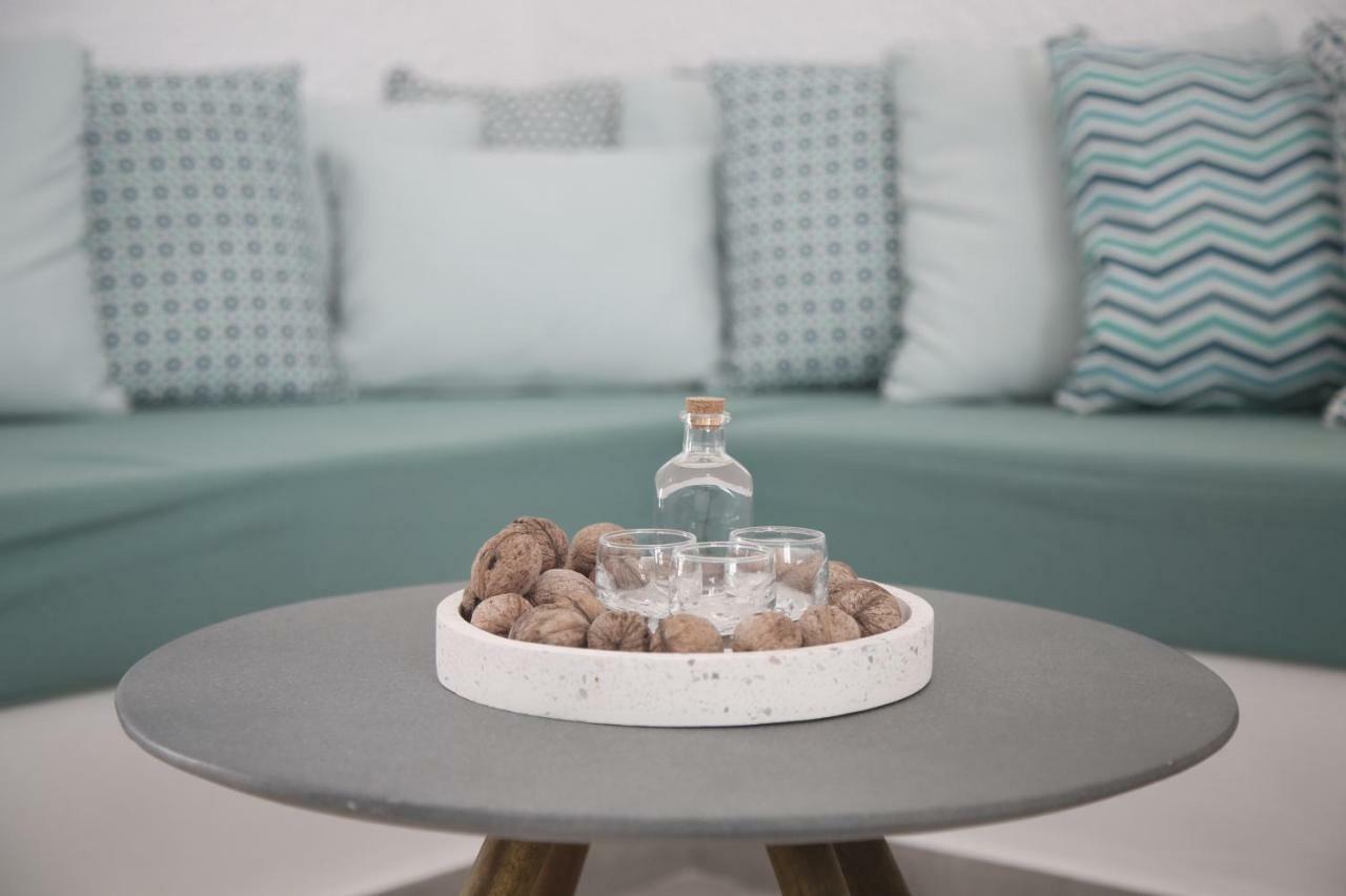 Blue Ocean Apartments Makrýgialos Екстериор снимка