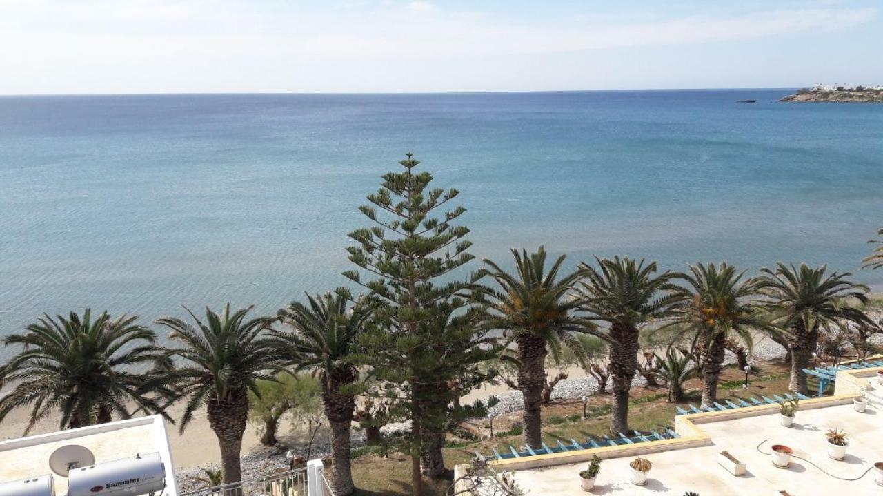 Blue Ocean Apartments Makrýgialos Екстериор снимка